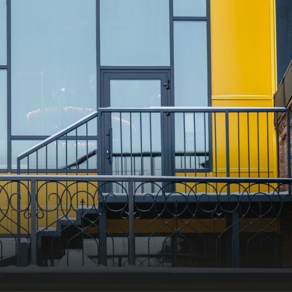 Merdiven korkulukları camsız